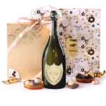 Dom Perignon und eine Schachtel mit Trüffeln